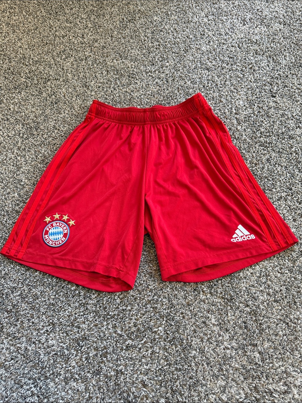 FC Bayern Munich Adidas Red Soccer Shorts. Men's Medium